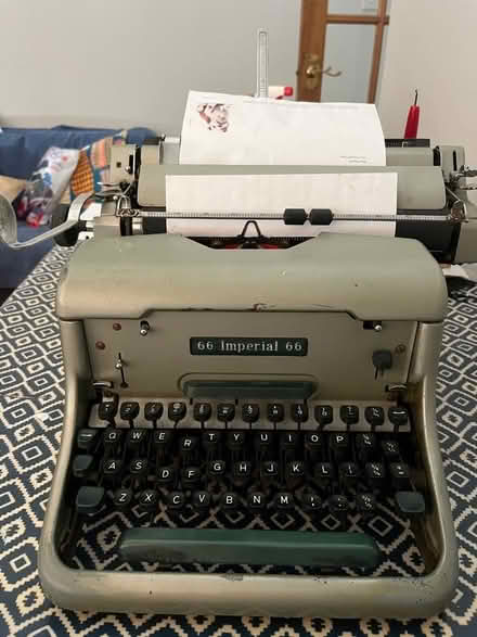 Photo of free Vintage Imperial 66 typewriter (Moseley B13) #1