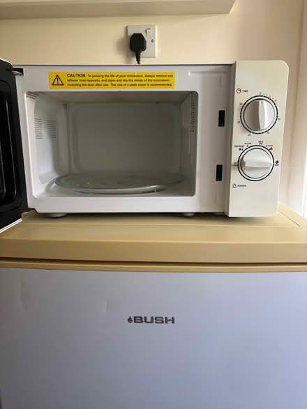 Photo of free Microwave Oven (LS15 Whitkirk Leeds) #2