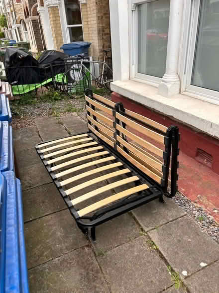Photo of free Day bed / sofa (East Dulwich SE22) #1