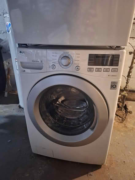 Photo of free LG Washer&Dryer ***Available 5/23 (Middletown, NY) #2