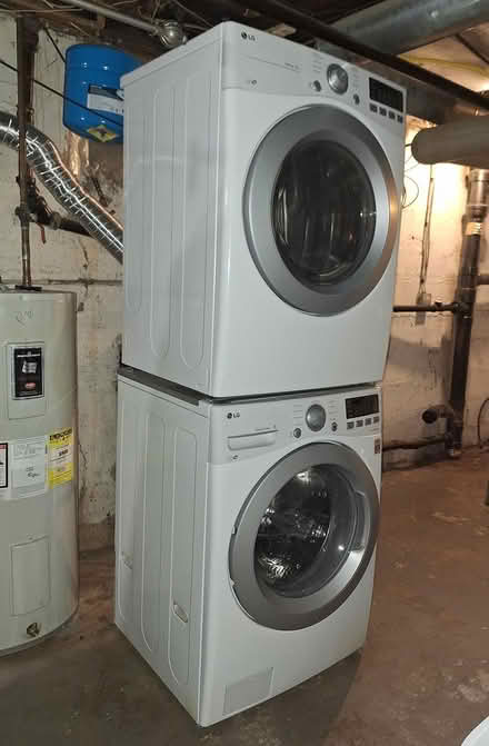 Photo of free LG Washer&Dryer ***Available 5/23 (Middletown, NY) #1