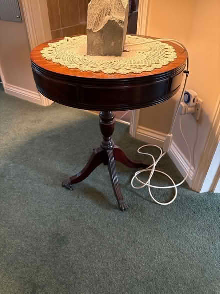 Photo of free Round table (The Hythe CM9) #1