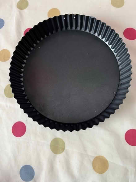 Photo of free Quiche or tart tray with removable base (AB25) #1