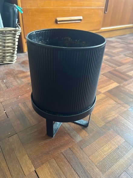 Photo of Plant pot (Summertown OX2) #1