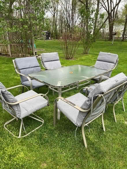 Photo of free outdoor table and chairs (New Hudson) #1