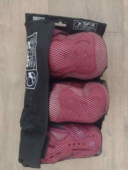 Photo of free Child's medium safety pads (Headington Quarry OX3) #1