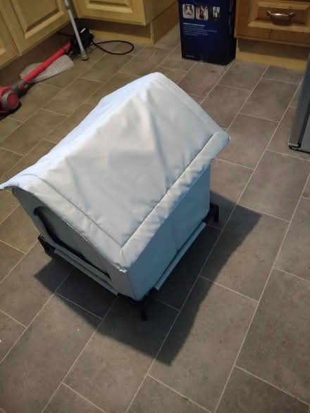 Photo of free Brand new cat hut never used (DN32NT edenthorpe) #3