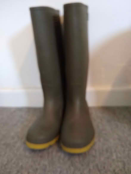 Photo of free Wellington boots - Gumboots Size 8 (Emsworth PO10) #1
