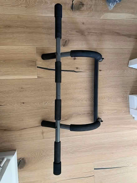 Photo of free Pull-up bar (E1W) #1