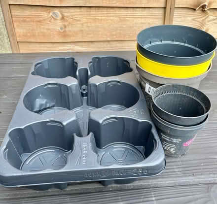 Photo of free Plant pots (plastic) (Littlehampton, Beaumont park) #4