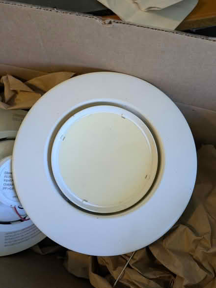Photo of free LED replacement can lights (West Petaluma) #1
