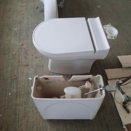 Photo of free Toilet (Rotherhithe SE16) #1