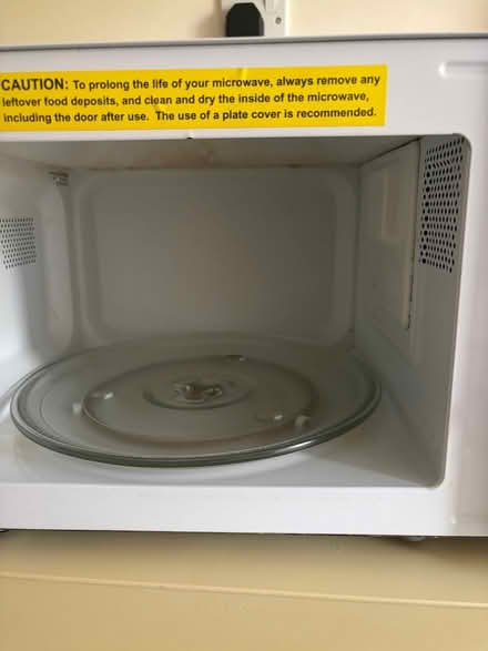 Photo of free Microwave Oven (LS15 Whitkirk Leeds) #3