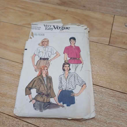 Photo of free Very Easy Vogue Blouse. (Sydenham SE26) #1