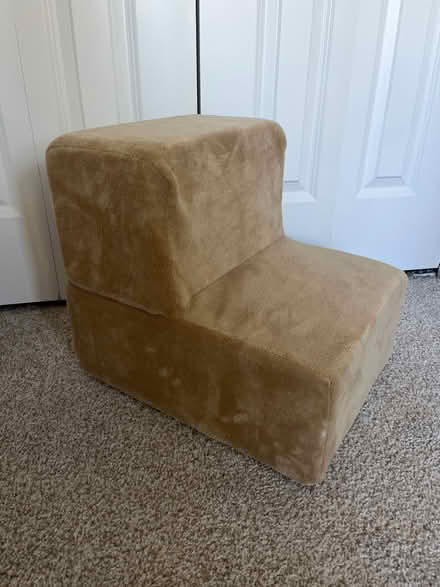Photo of free Small pet step (Vernon Hills) #1
