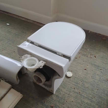 Photo of free Toilet (Rotherhithe SE16) #3