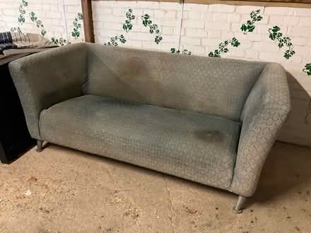 Photo of free Large sofa (luton LU3) #1