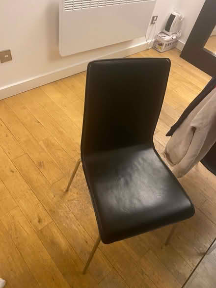 Photo of free dining table with 4 chaira (Penfold Street / NW8) #3