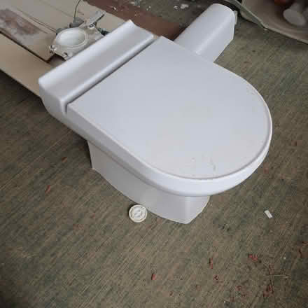 Photo of free Toilet (Rotherhithe SE16) #2