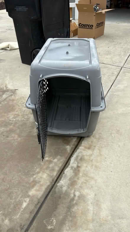 Photo of free Plastic Dog Crate (Allied Gardens) #1