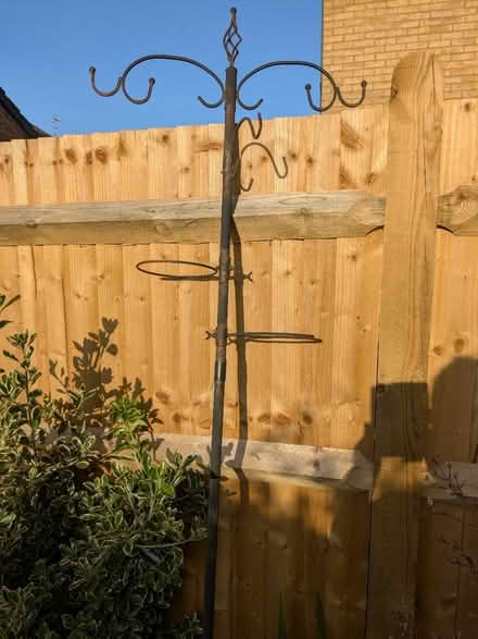 Photo of free Bird feeding station (BN43) #1