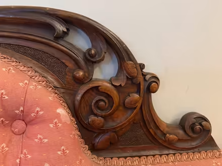 Photo of free Antique Chaise (Cm34rt) #2