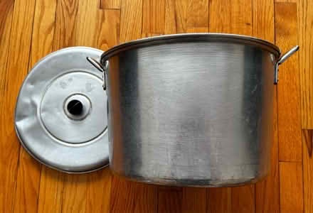Photo of free Large stock pot (Briarwood Jamaica) #2