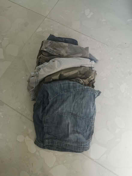 Photo of free Men's clothes small/30R (Barbourne WR1) #4