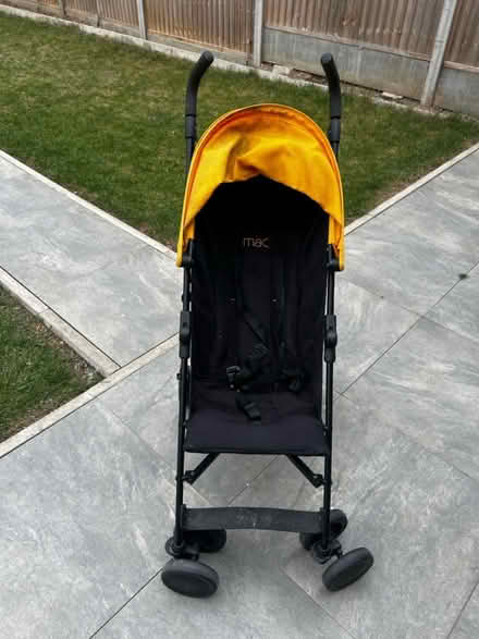 Photo of free stroller (Luton LU2) #1