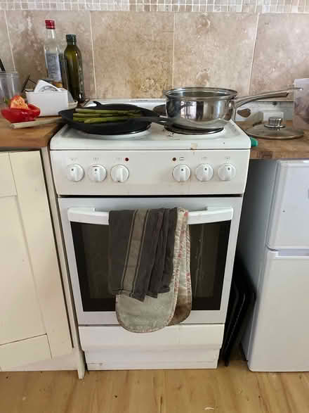 Photo of free Electric oven (Cobham, Kent Da12) #1
