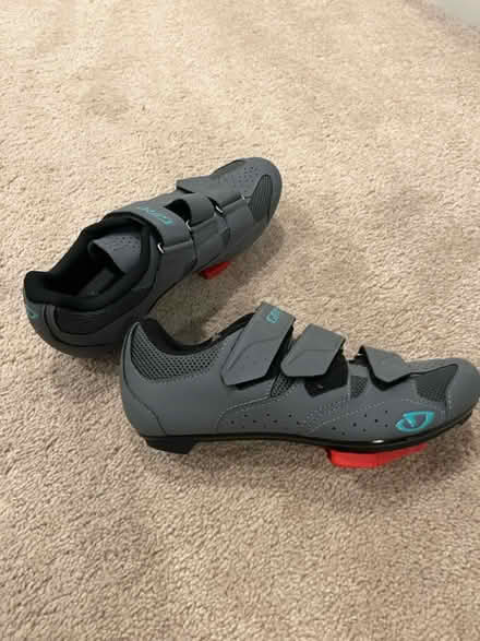 Photo of free Brand new women’s bike shoes (Kensington) #3