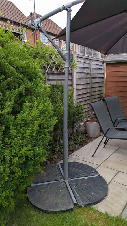 Photo of free Cantilever Parasol - 3m round canopy (Stonefield ST15) #3