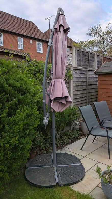 Photo of free Cantilever Parasol - 3m round canopy (Stonefield ST15) #4