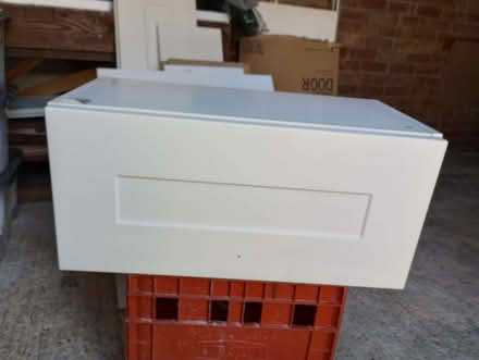 Photo of free B&Q Classic Ivory Top Box (Emsworth PO10) #1