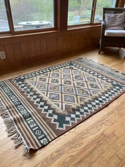 Photo of free Navaho style rug (Nr Fresh Pond & Mt Auburn Cem.) #1
