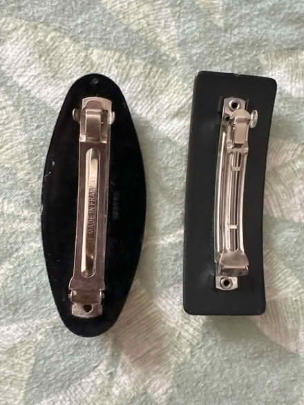Photo of free 2 large hair clips (Ashford TW15) #2