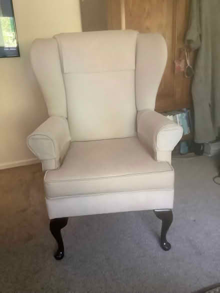 Photo of free Classic winged armchair (Kings Stanley GL10) #2
