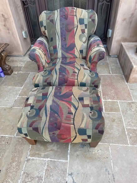 Photo of free Picasso reclining chair & Ottoman (Monta Vista) #2