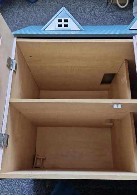 Photo of free Dolls house (DE14) #2