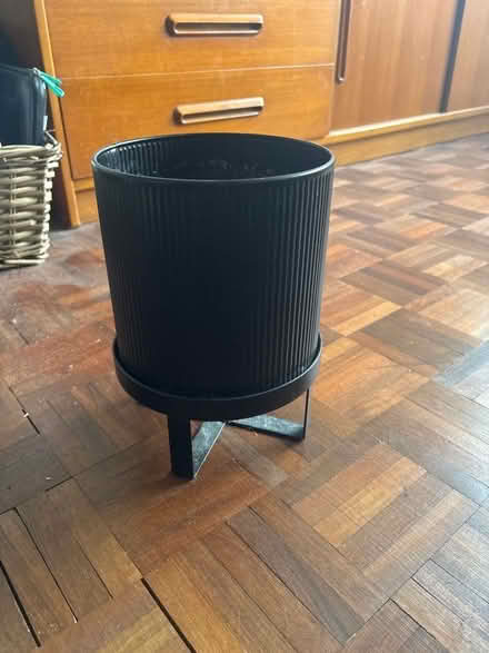 Photo of free Plant pot with stand (Summertown OX2) #1