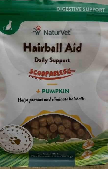 Photo of free Naturvet hairball aid for cats (Piney Orchard) #1