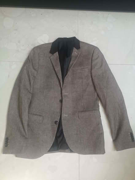 Photo of free Men's clothes small/30R (Barbourne WR1) #1