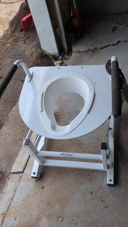 Photo of free Electric toilet seat lift (Prince of Wales and Baseline) #1
