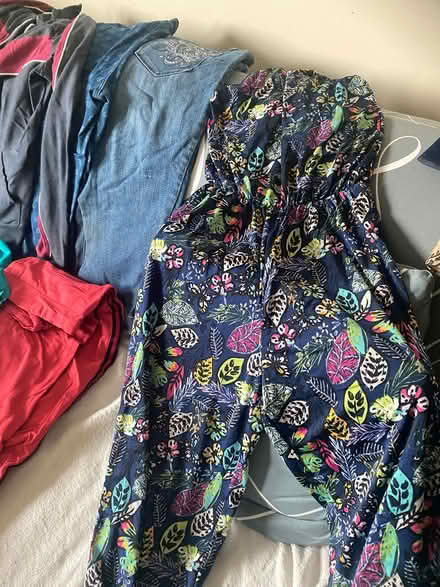 Photo of free Women and teens clothing (Mississauga l4t1v6) #1