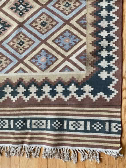 Photo of free Navaho style rug (Nr Fresh Pond & Mt Auburn Cem.) #3