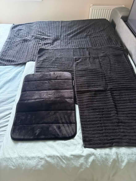 Photo of free Black towel set and floor mat no.3 (South Croydon CR2) #1