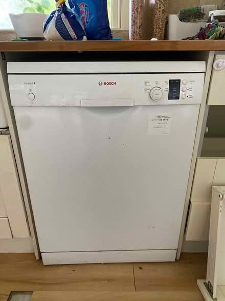 Photo of free Bosch Doshwasher serie 4 (Cobham, Kent Da12) #1