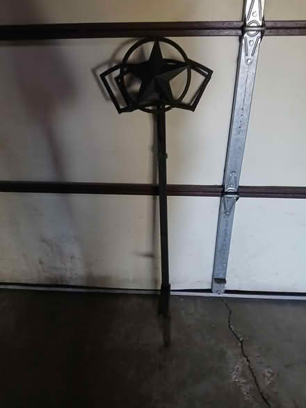 Photo of free garden hose holder (Woodridge-near 75th and Janes) #1