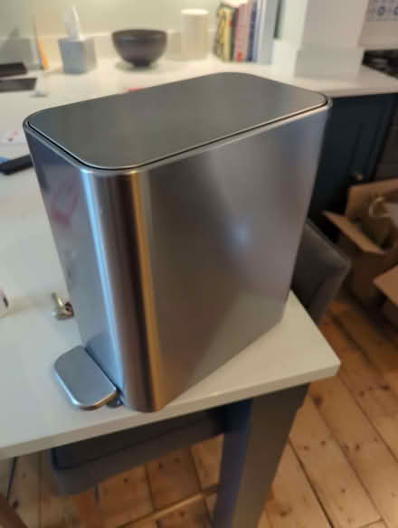 Photo of free Simple bathroom bin (Barnsbury N1) #1