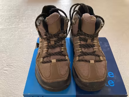 Photo of free kid's hiking boots (Spring Hill, Somerville) #1